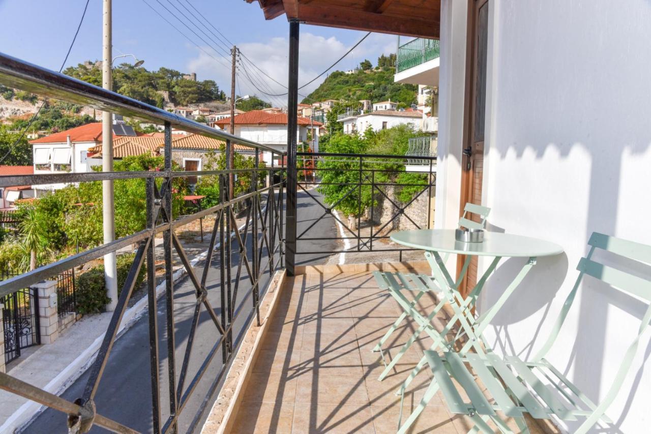 Apartament Prana'S Castle Kyparissia Zewnętrze zdjęcie